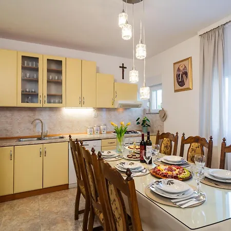 Villa Three-bedroom In *