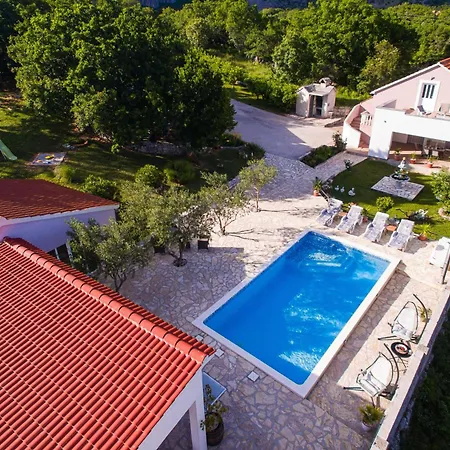 Three-bedroom In Villa