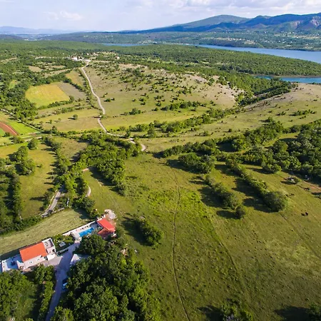 Three-bedroom In * Dabar