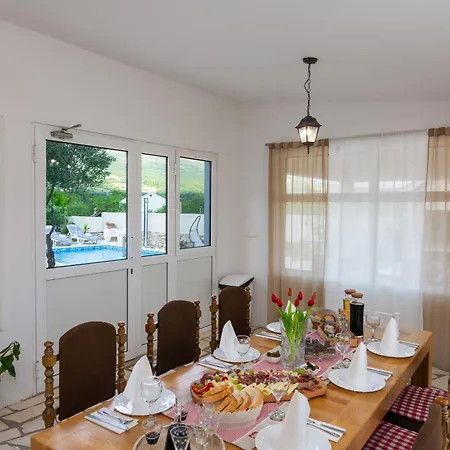 Three-bedroom In Villa *