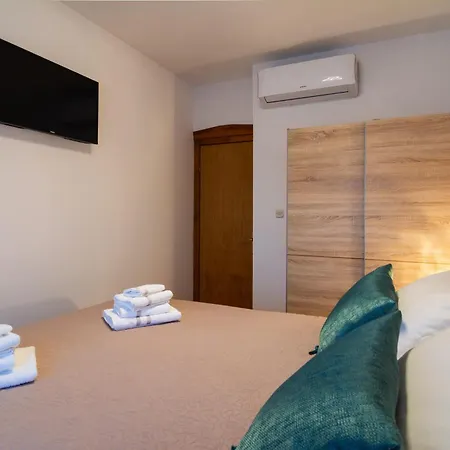 Villa Three-bedroom In *