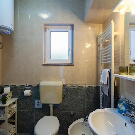 Villa Three-bedroom In Dabar