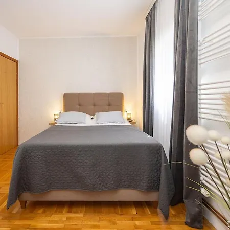 Three-bedroom In Vila Dabar
