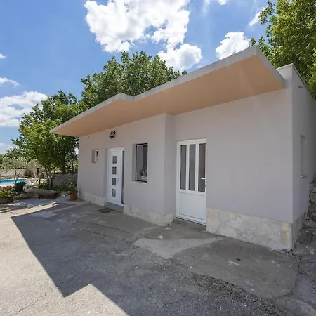 Three-bedroom In Vila