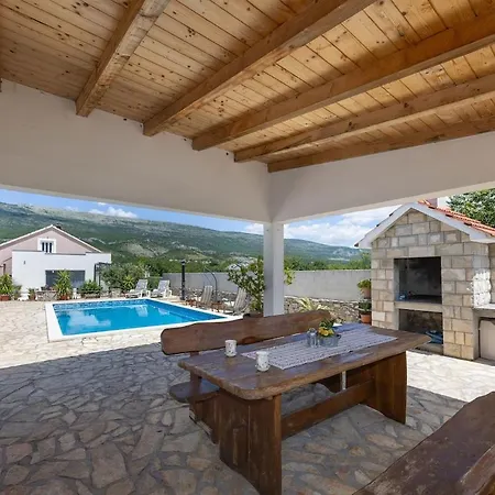 Three-bedroom In Vila
