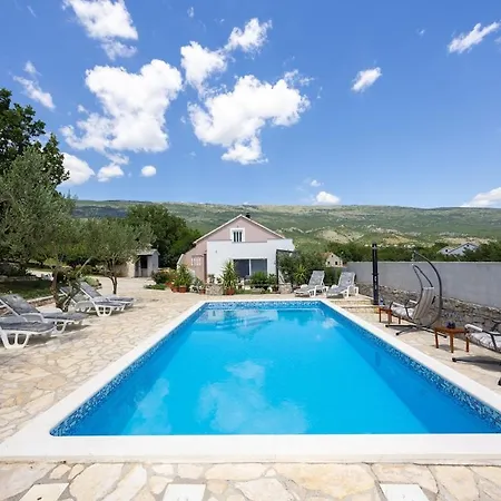 Vila Three-bedroom In