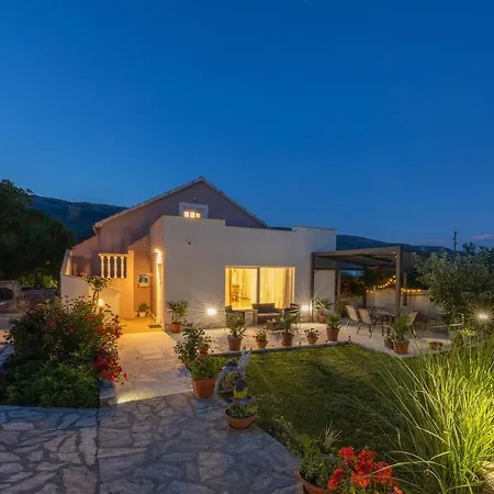 Three-bedroom In Dabar