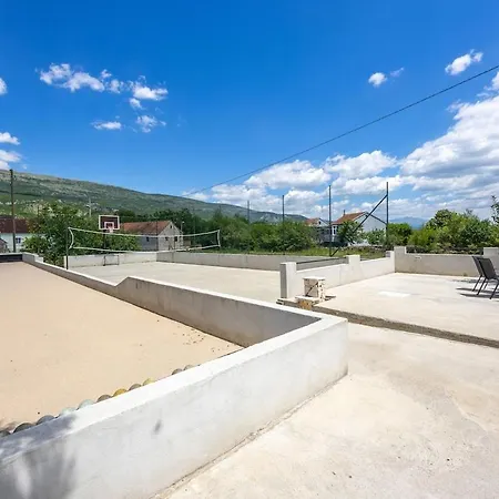 Three-bedroom In * Dabar