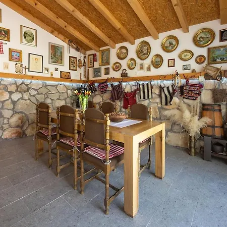 Vila Three-bedroom In *