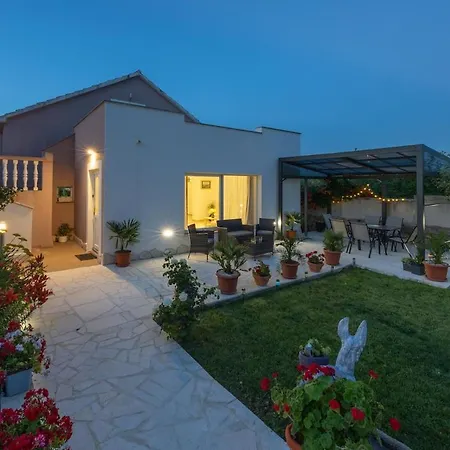 Three-bedroom In * Dabar