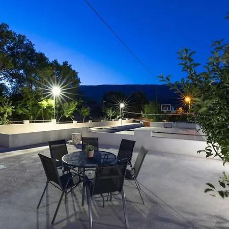 Vila Three-bedroom In *