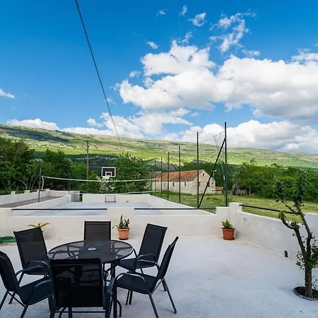 Three-bedroom In * Dabar