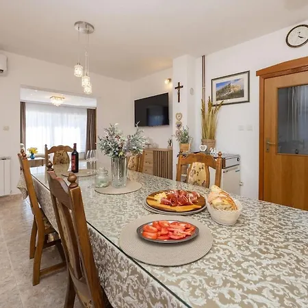 Three-bedroom In Vila *