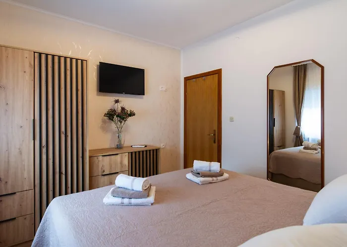 Villa Three-bedroom In Dabar
