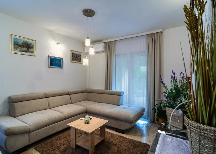 Villa Three-bedroom In