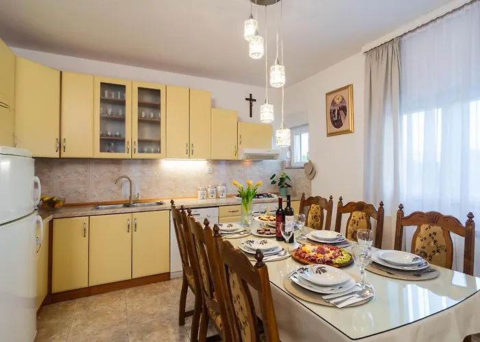 Villa Three-bedroom In *