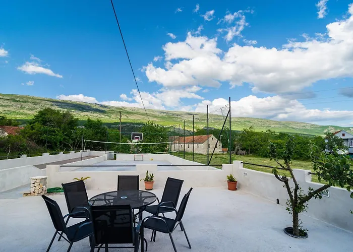 Three-bedroom In Villa