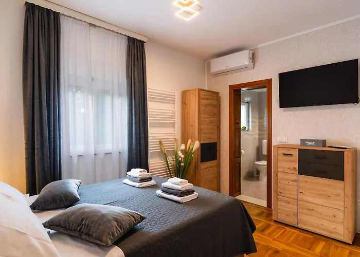 Three-bedroom In Villa Dabar