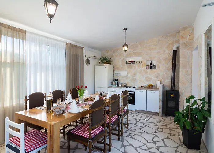 Villa Three-bedroom In *