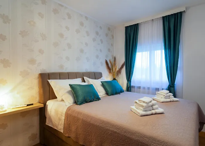 Villa Three-bedroom In *